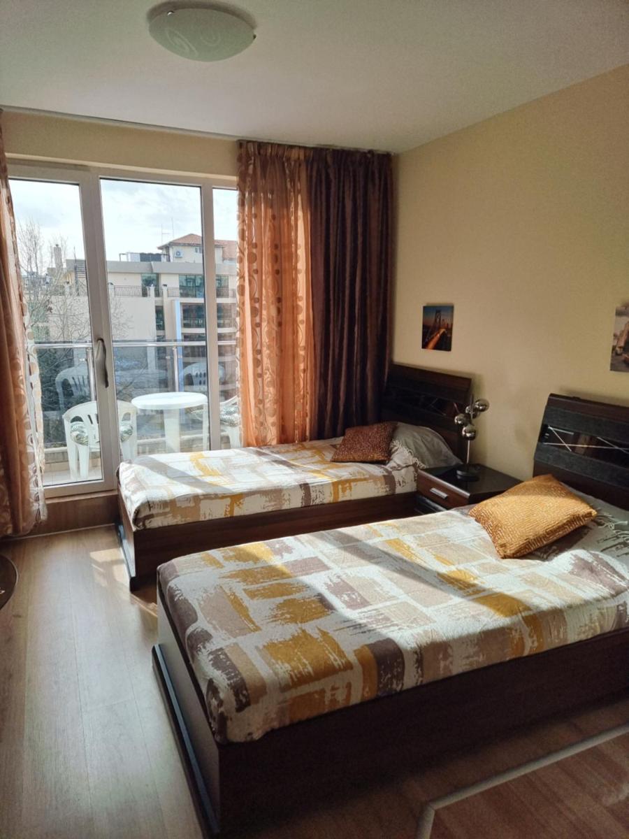 Deluxe Admiral Plaza - Housity