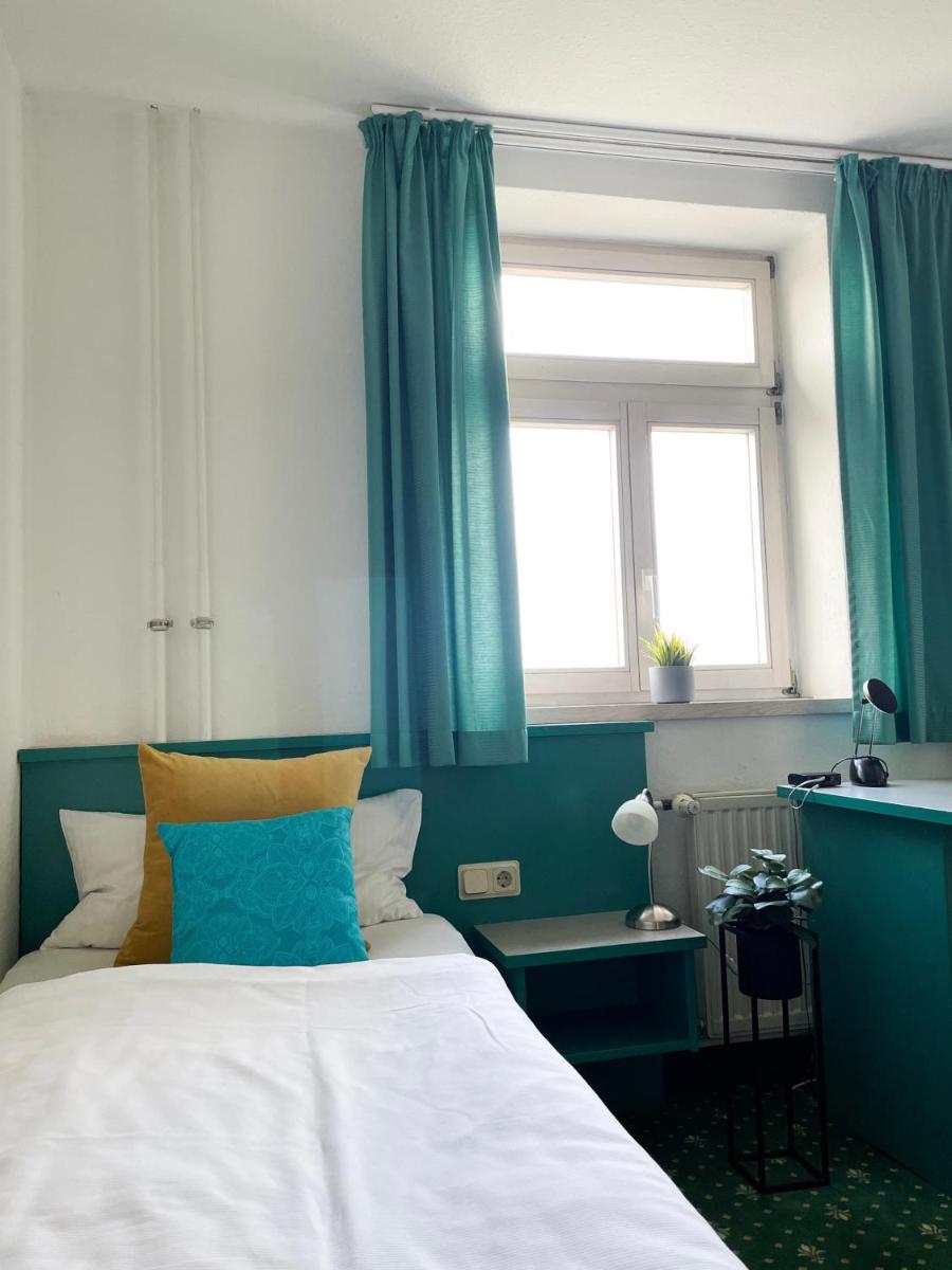 Hotel am Friedberger See - Housity