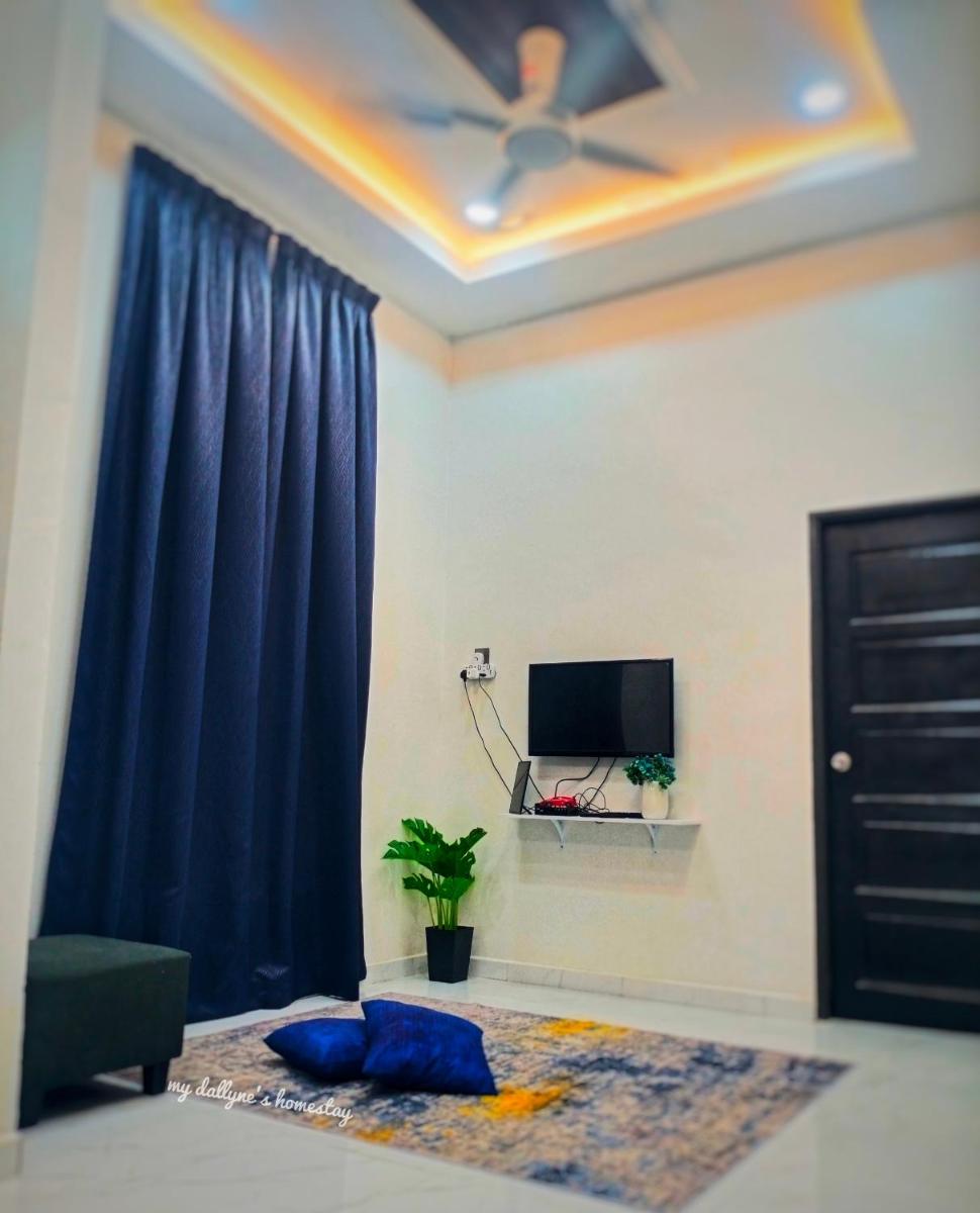 My Dallyne's Homestay at Teluk Menara, Kuala Terengganu - Hizvo