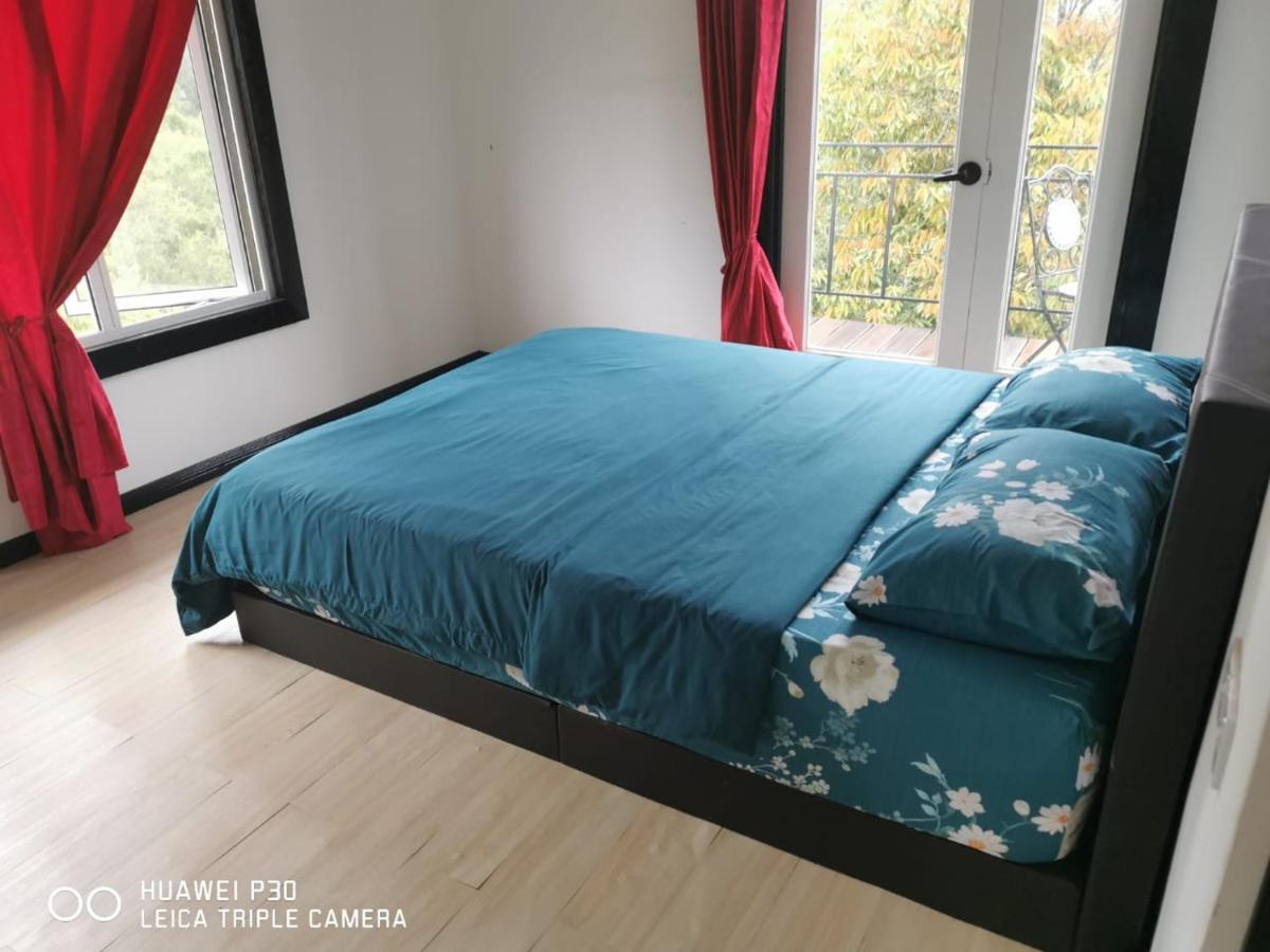 Hounon White Chimney Cottage - Housity