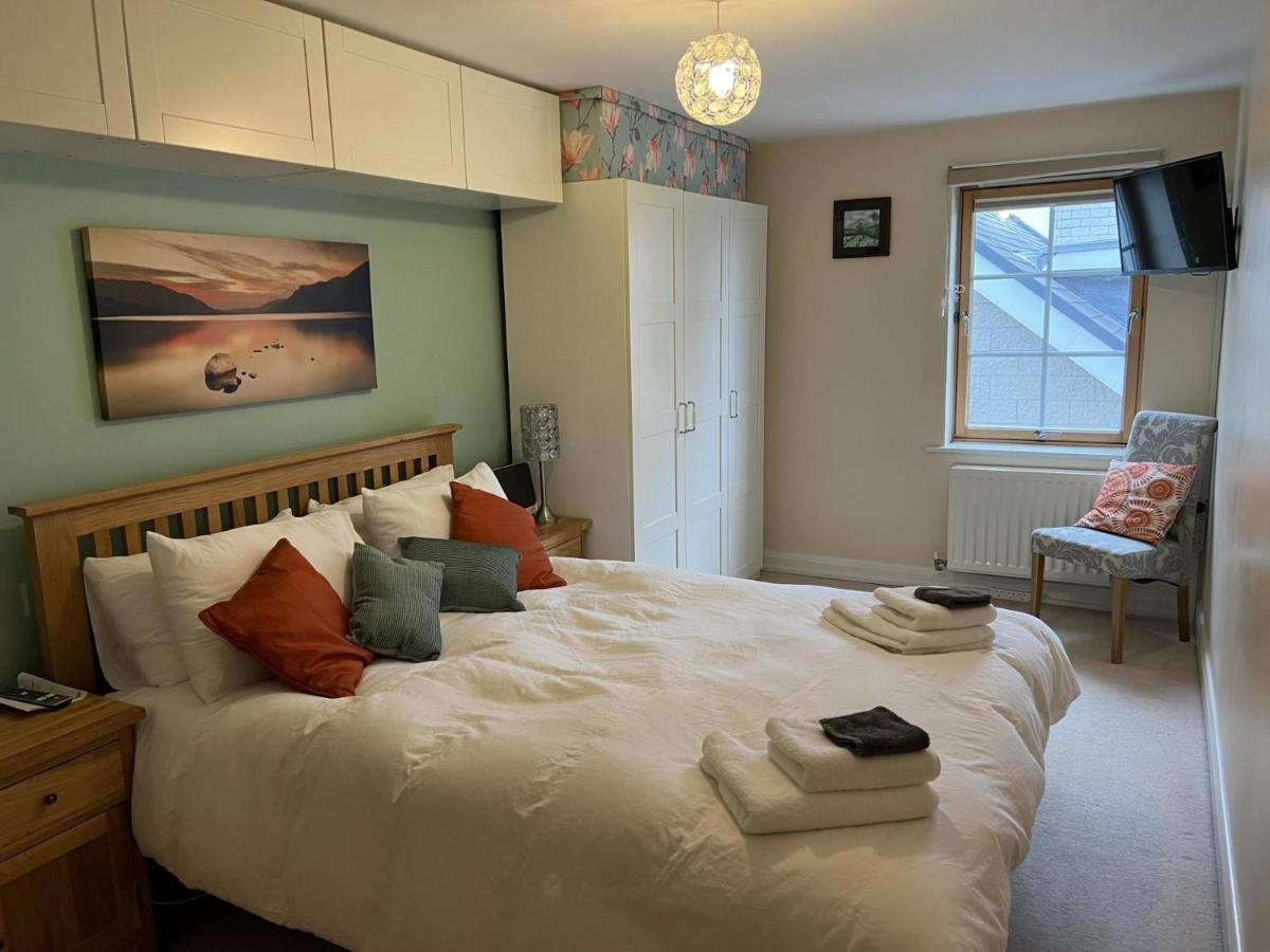 Amazing Marina view Apartment with Balcony Bristol - Housity