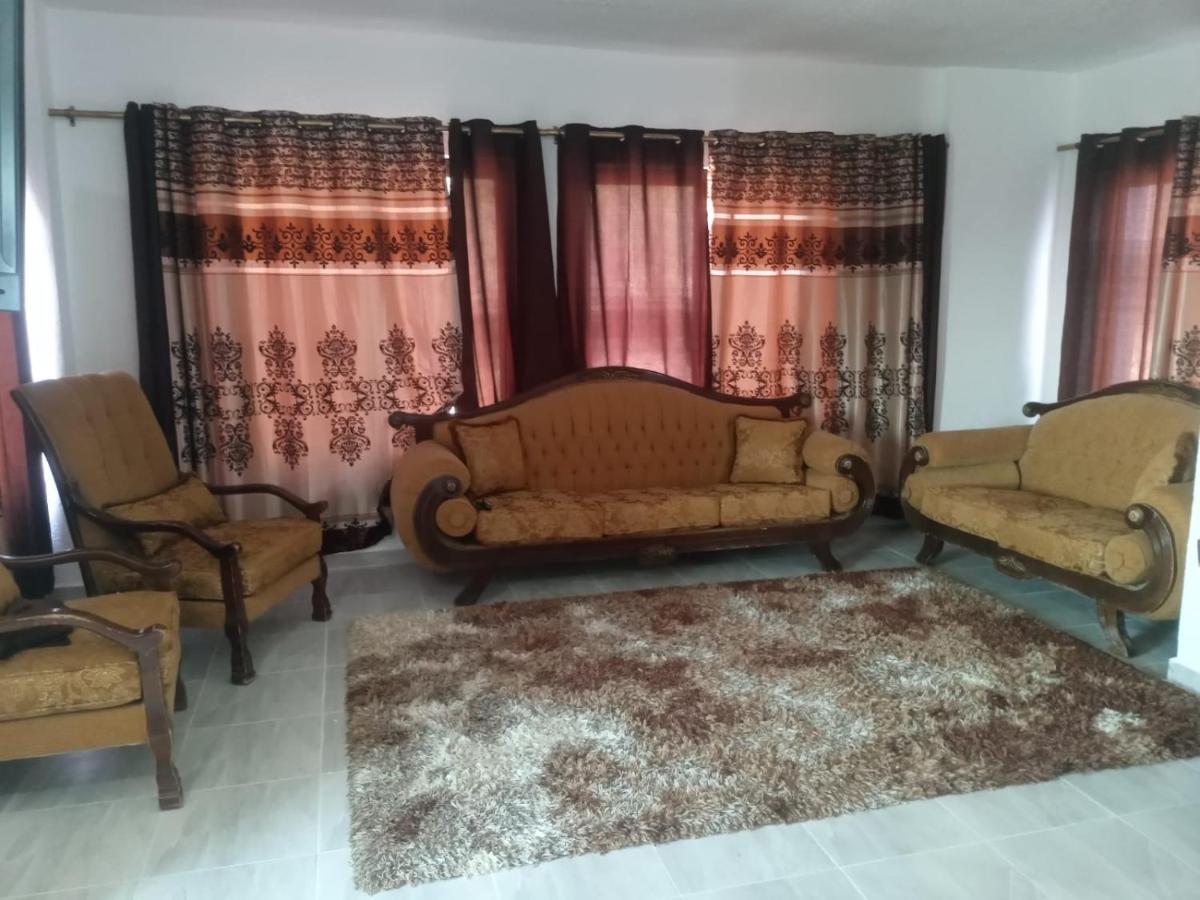 Jerash Roman North Gate Inn - Housity
