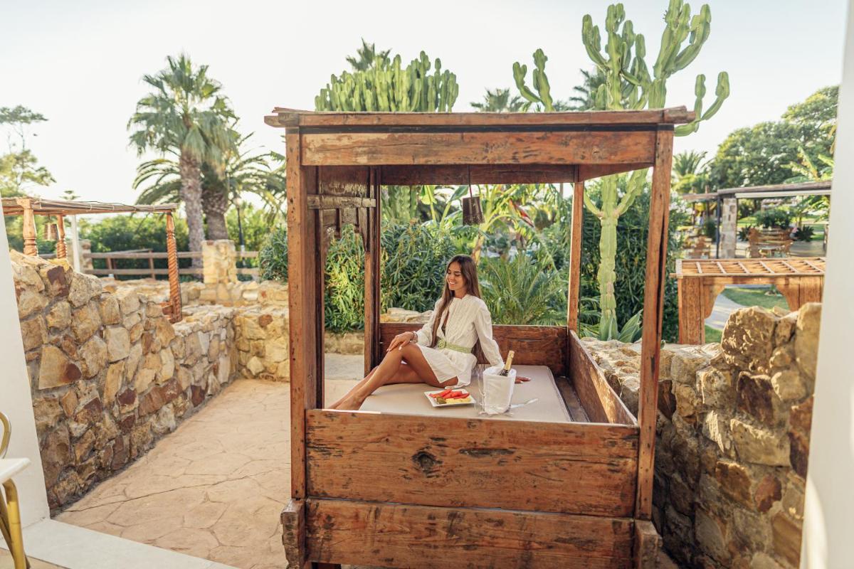 Clientes alojados en El Cortijo de Zahara by QHotels