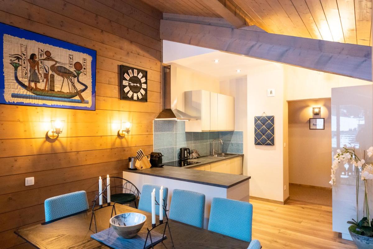 Cuisine ou kitchenette dans l'établissement Hôtel et Chalet Au Coin Du Feu Chilly Powder