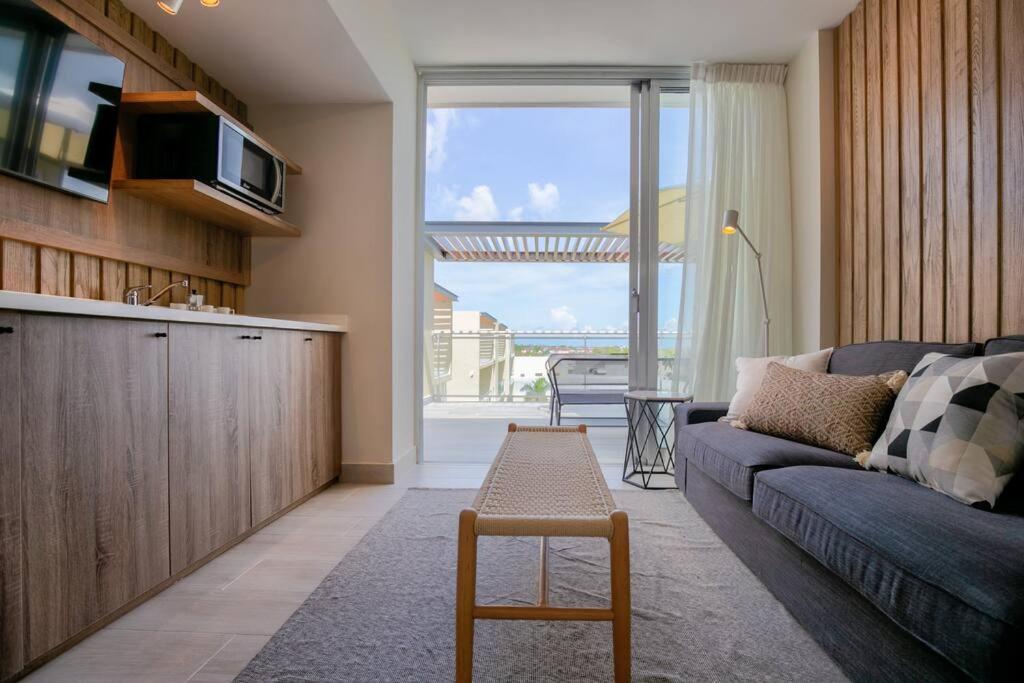 New Apartment with Rooftop Jacuzzi and pool view - Vibe Residences 1BDR - Housity