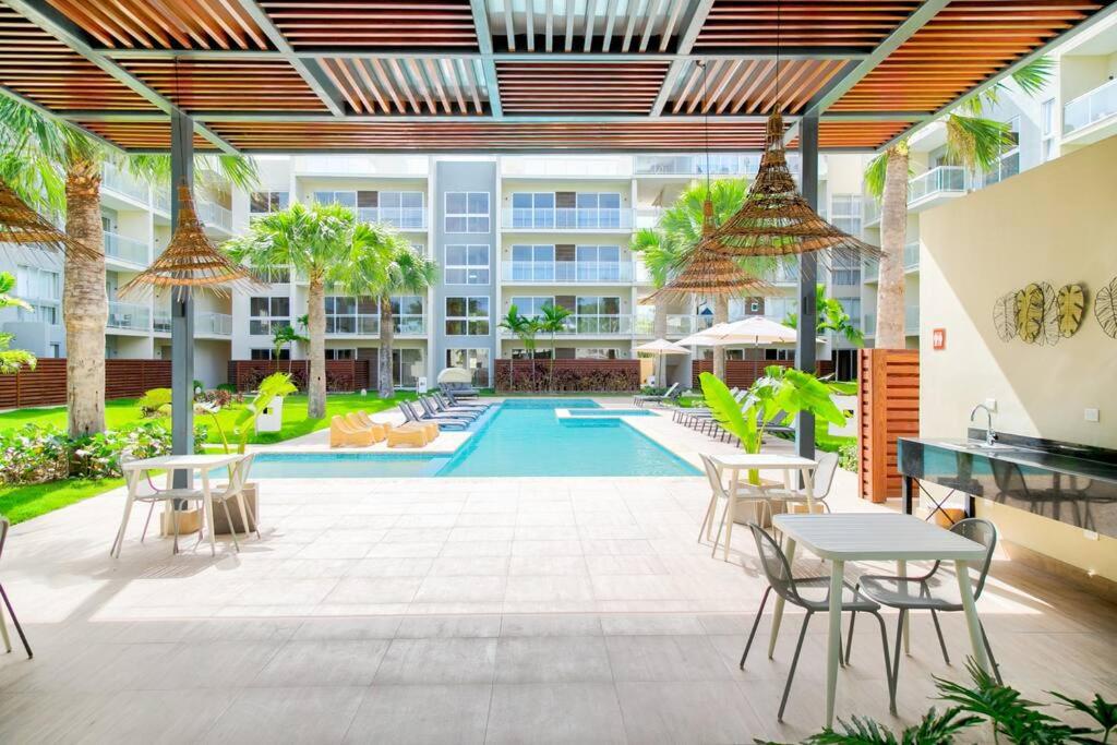 New Apartment with Rooftop Jacuzzi and pool view - Vibe Residences 1BDR - Housity
