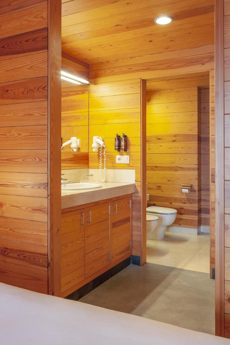 Un baño de Montanyà