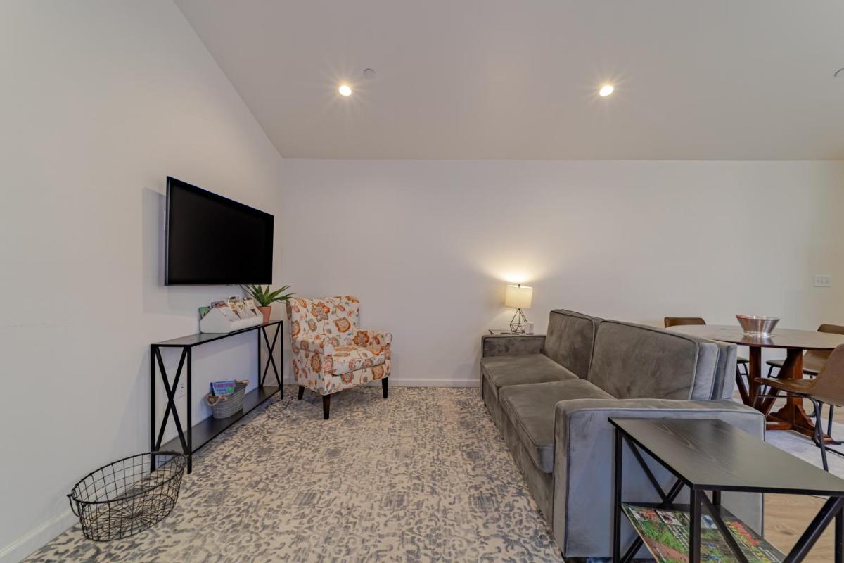 Chelsea Way #3 - Housity