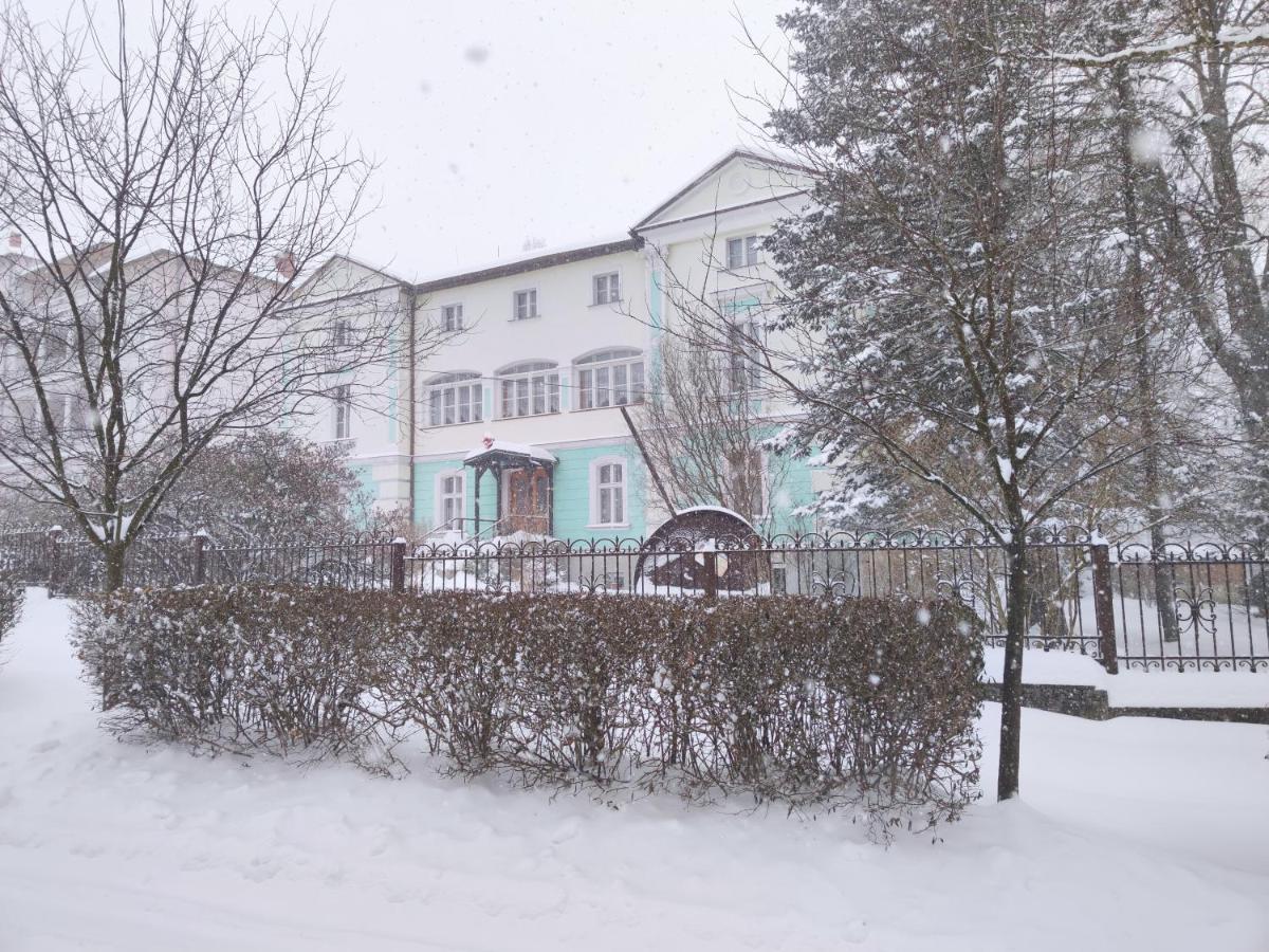 Willa Janina - Housity