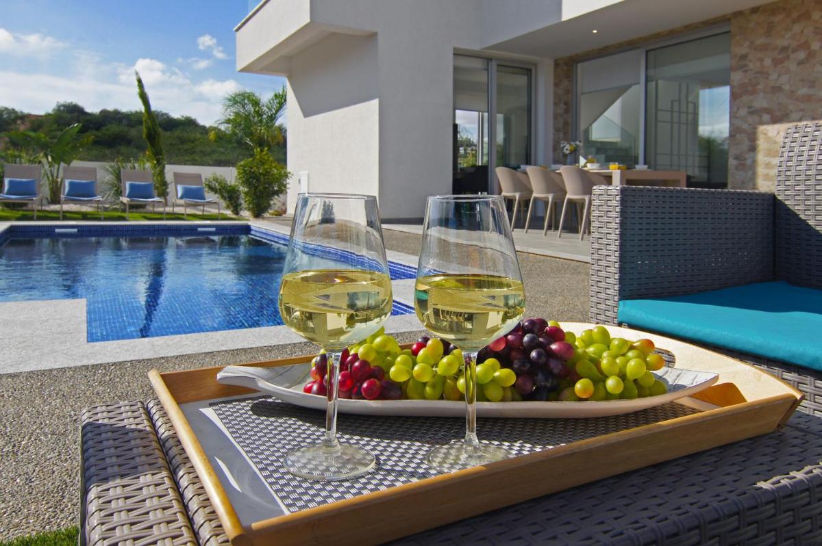 Villa Harmonia - Housity