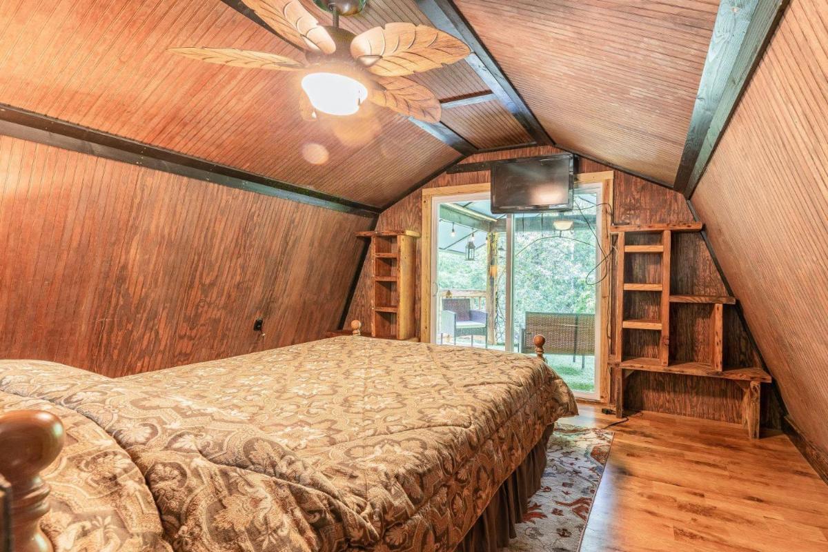 Edward - The Hut - Housity