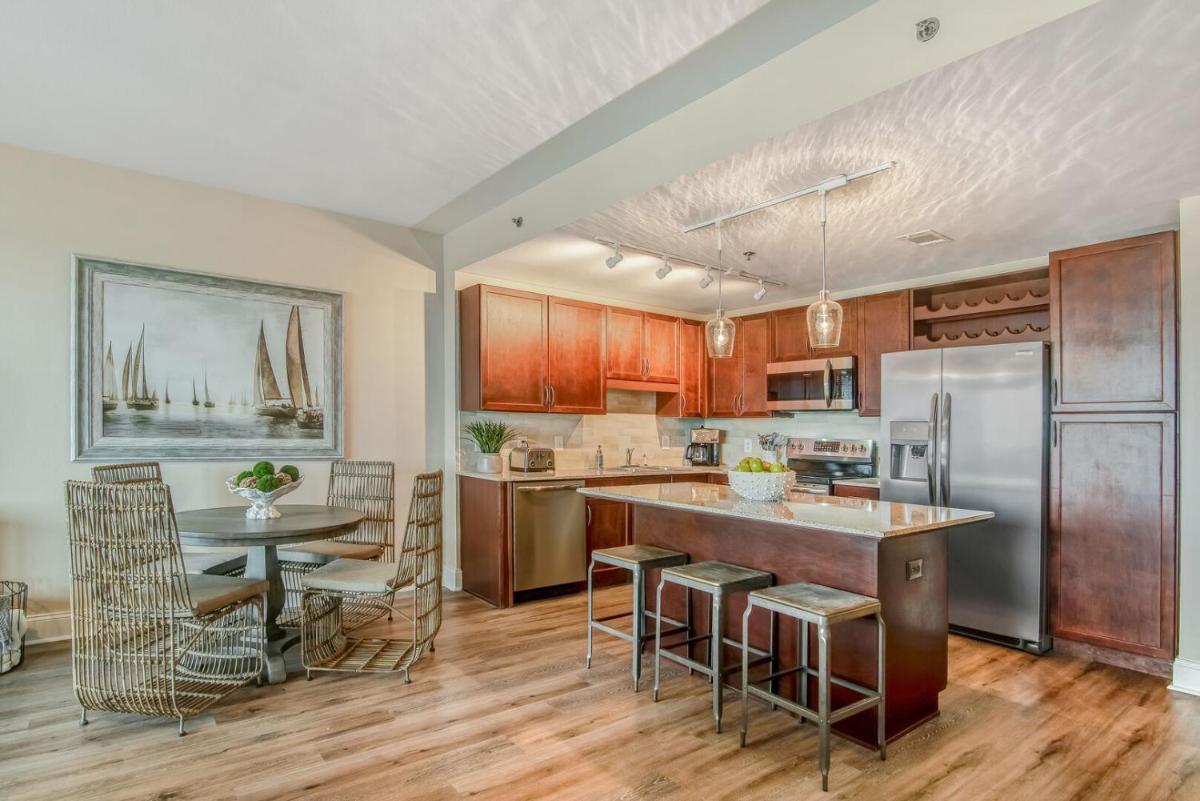 Laketown Wharf 834 - Housity