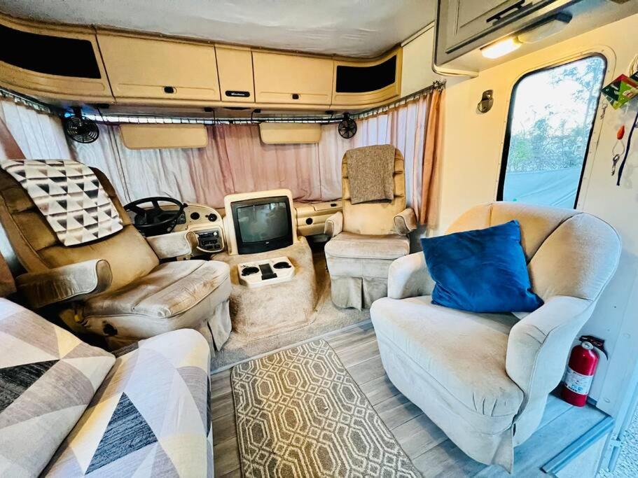 San Diego RV Down Town 20 Minutes Sea World 25 Min - Housity
