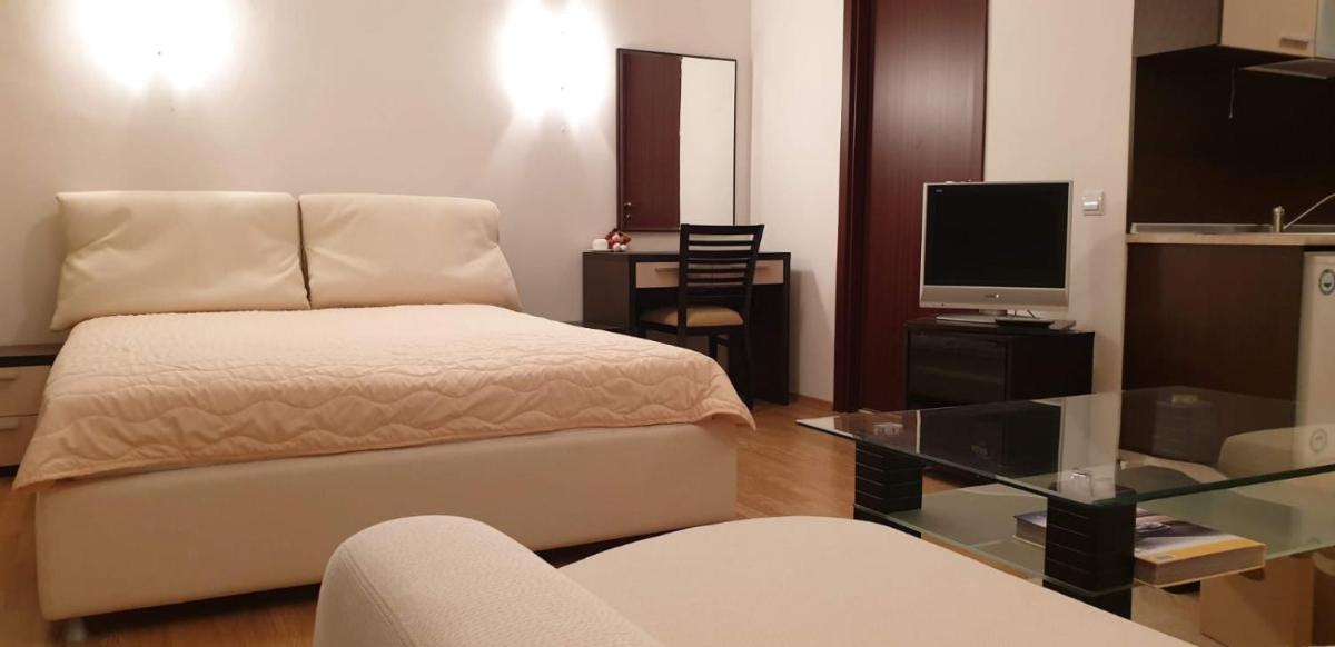 Charming Winter Studio - Housity