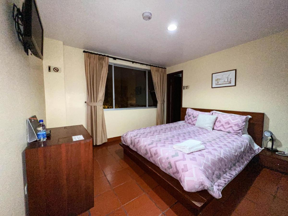 Hotel Casa Kolping Quito - Housity