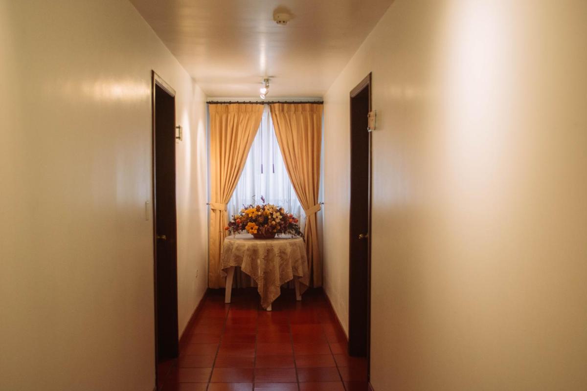 Hotel Casa Kolping Quito - Housity