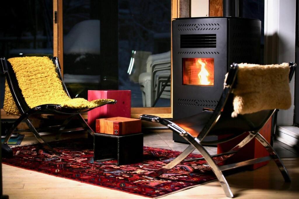 Relax, Rejuvenate, Lakeside Private Chalet Spa Get - Housity