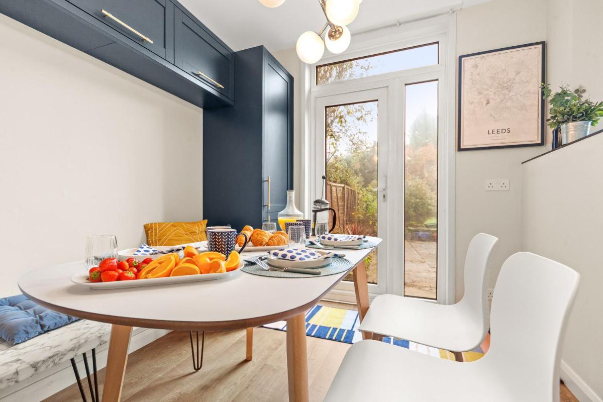 Spacious 3 bed house in North Leeds perfect for families & longer stays - Housity