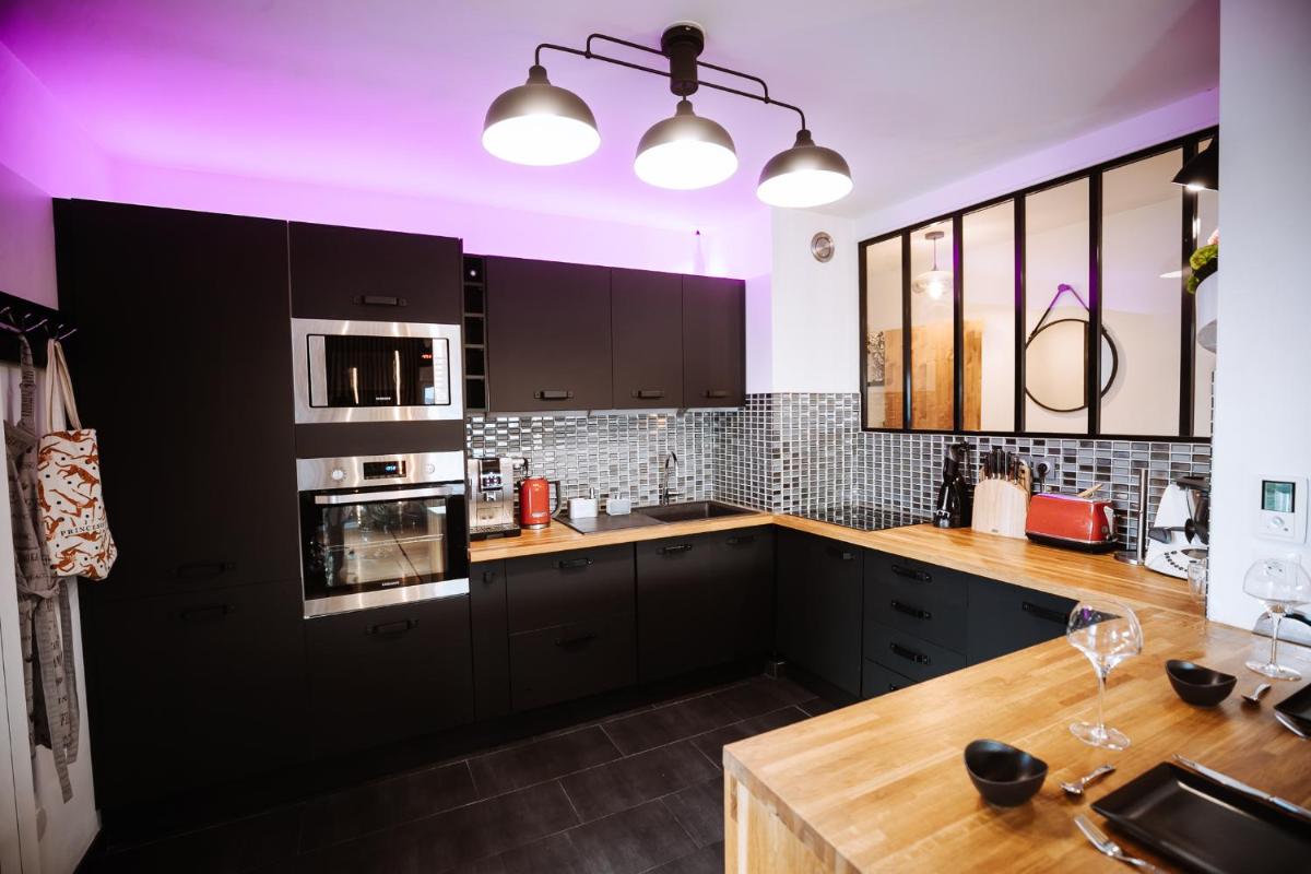 L'Échappée Parisienne - Canal St-Denis - Housity