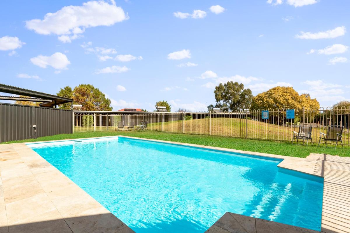 The Wine Vine Hotel - Housity
