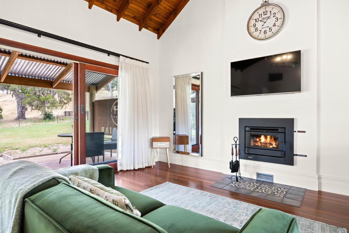 Grandview Accommodation - Hideaway Huts - Housity