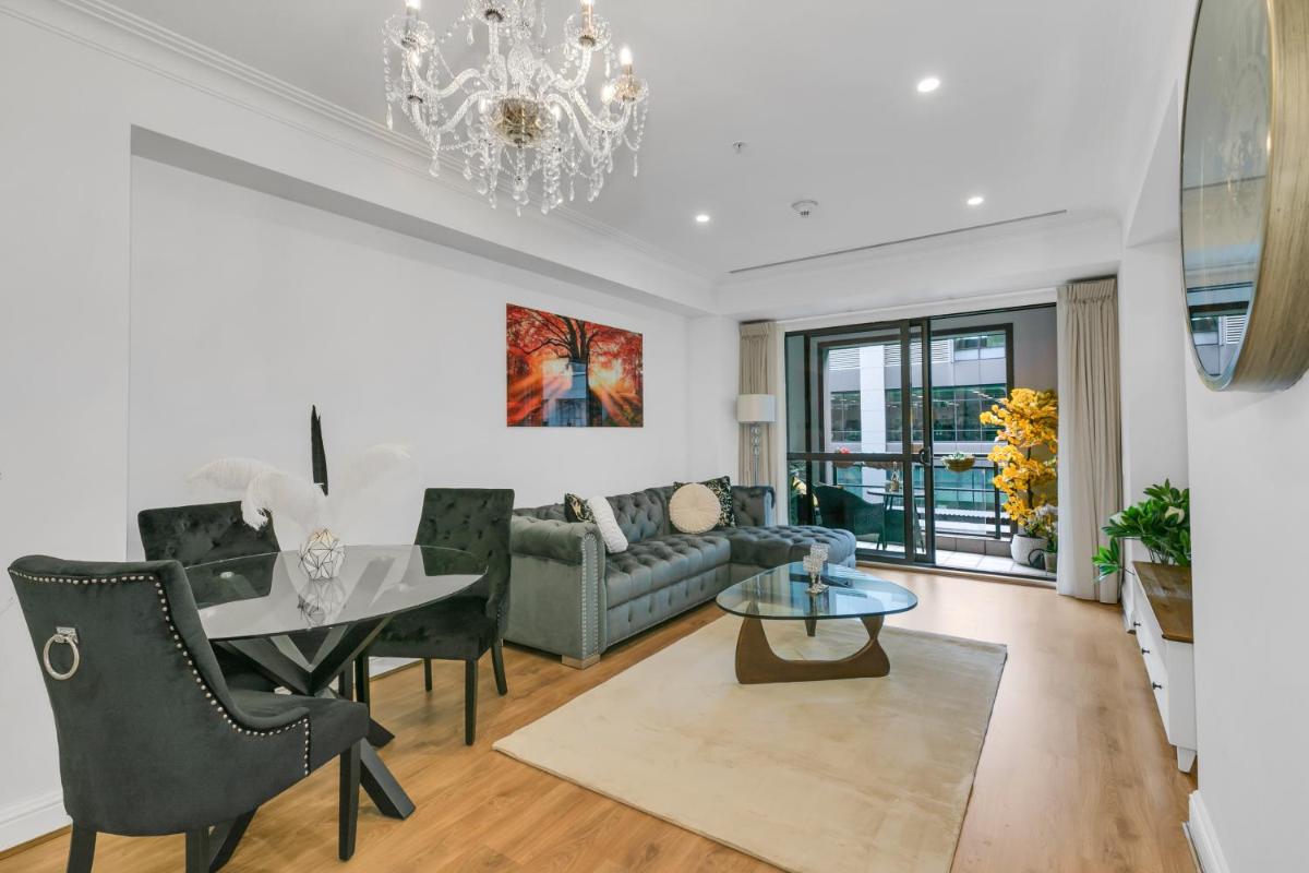 The Marble Royale - Housity