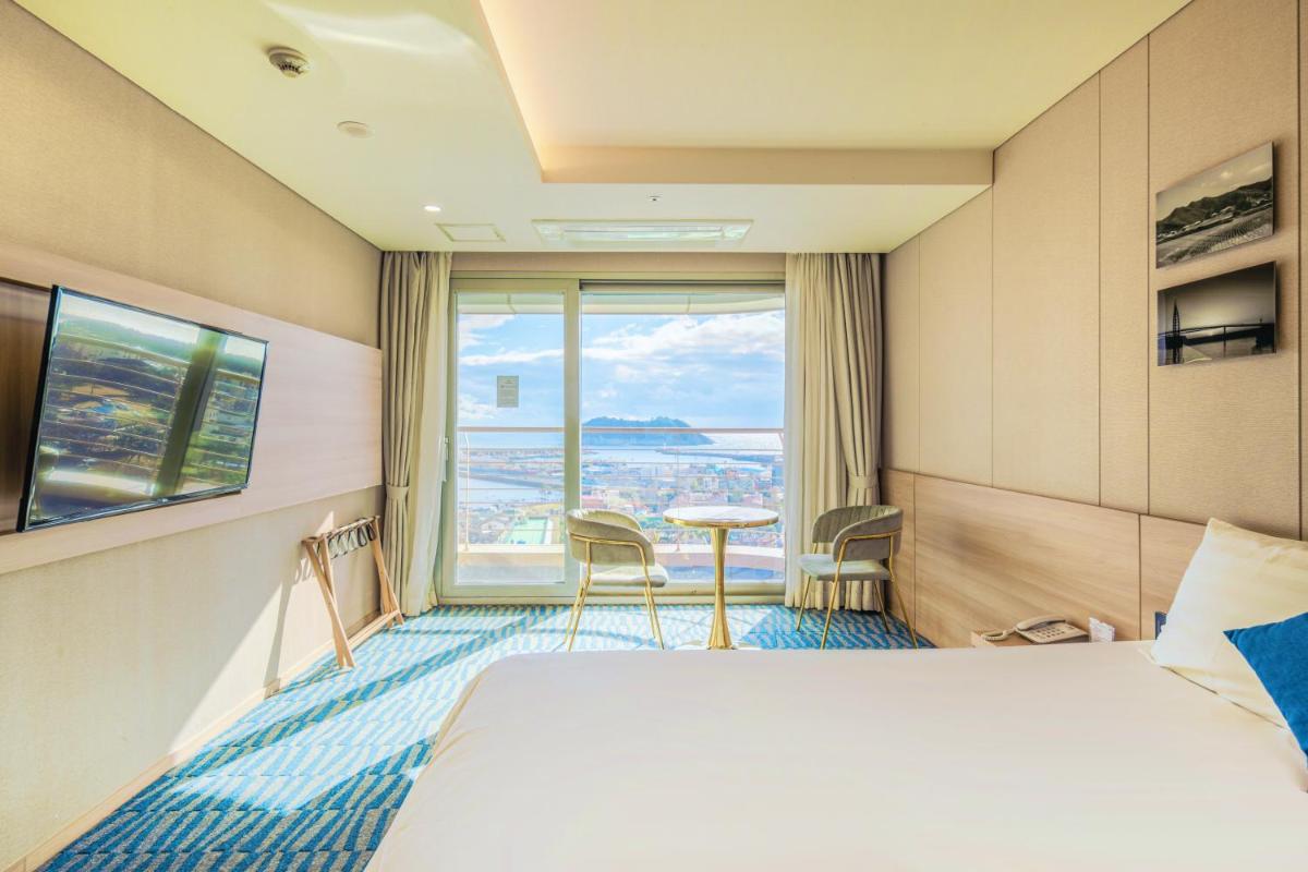 Hotel bridge Seogwipo - Housity
