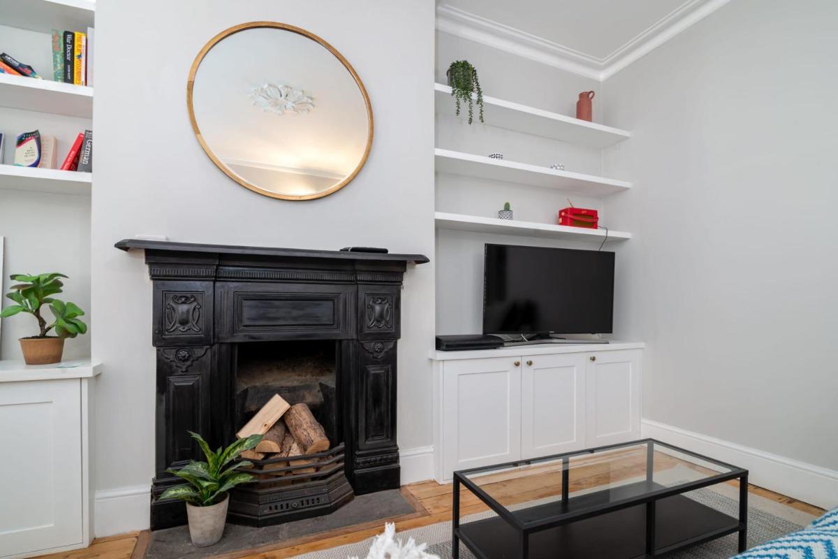 Beautiful & Cosy 1-Bedroom Apartment in Clapham - Housity