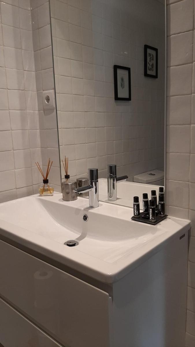 Suitetrails - Love' in Aveiro Apartments - Blanc