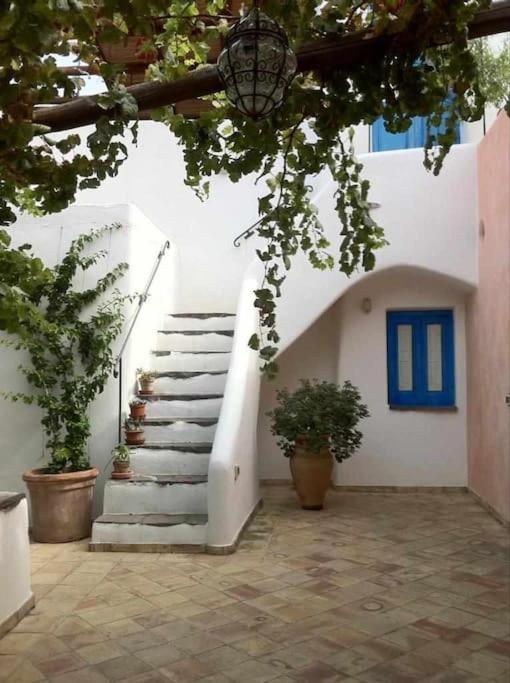 House Il Mandarino, terrace overlooking the sea - Housity