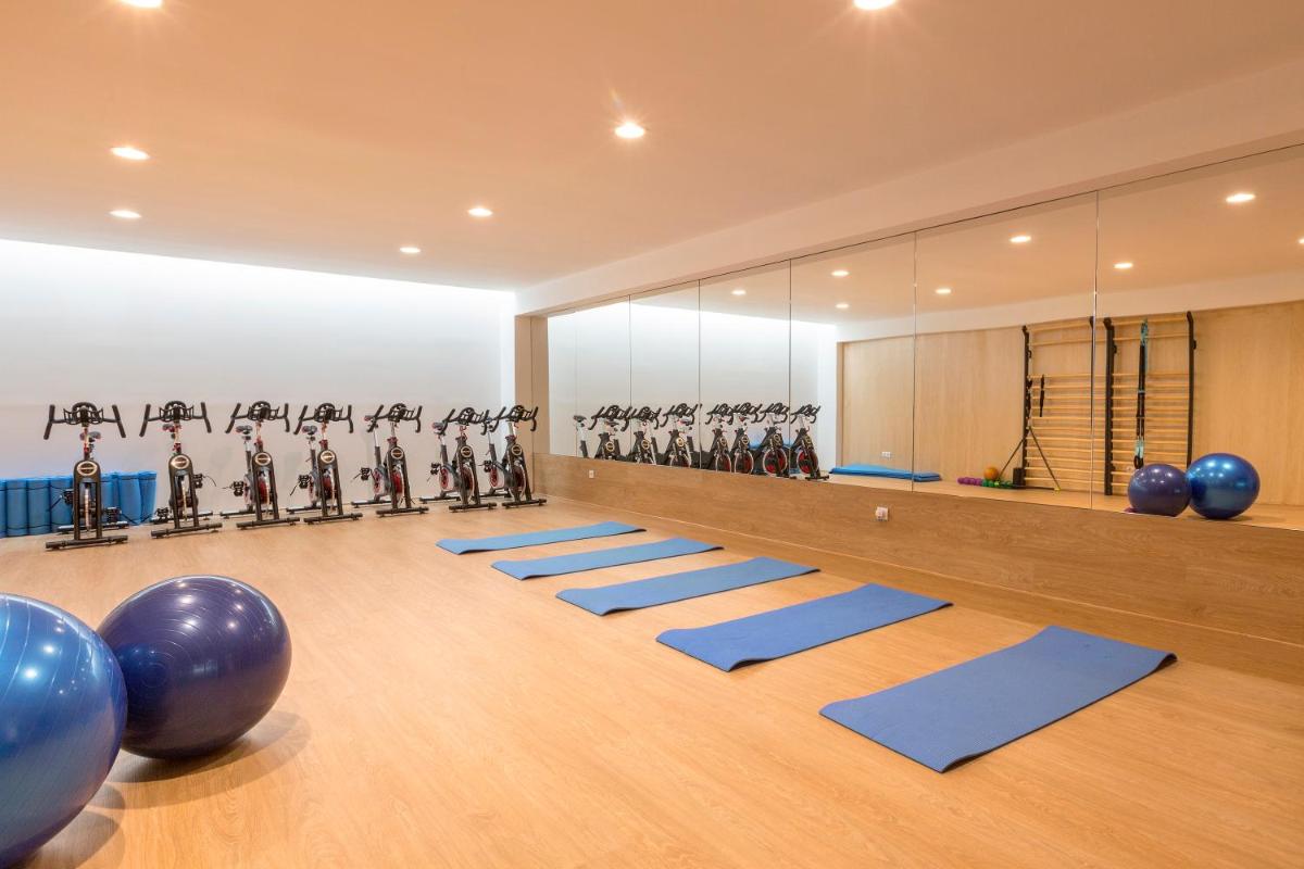 Gimnasio o instalaciones de fitness de Hipotels Mediterraneo Hotel - Adults Only
