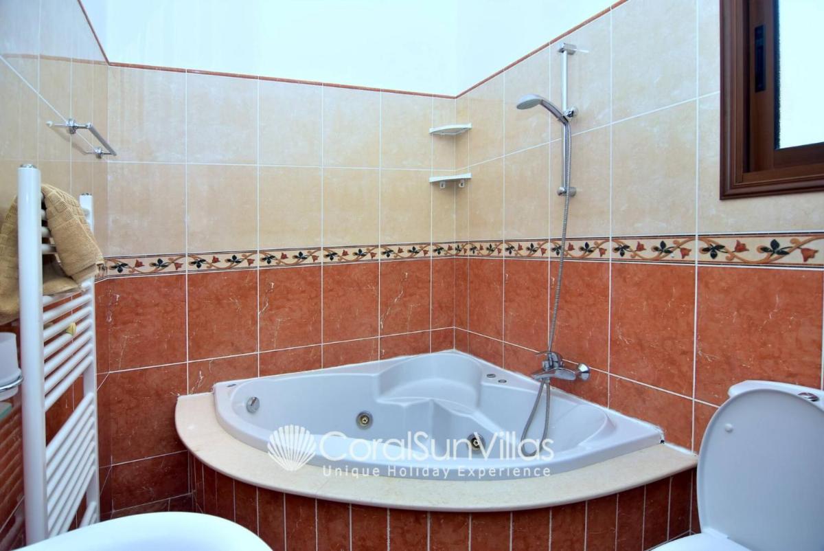 Elegant Huge Villa Large Pool, Ideal For Weddings - Housity