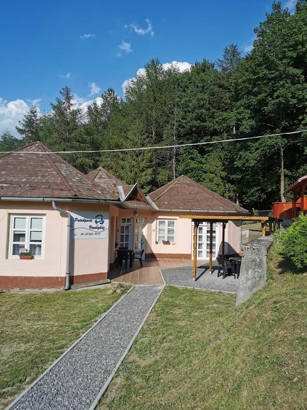 Patakparti Vendégház- Háromhuta - Kulcsos ház - Housity