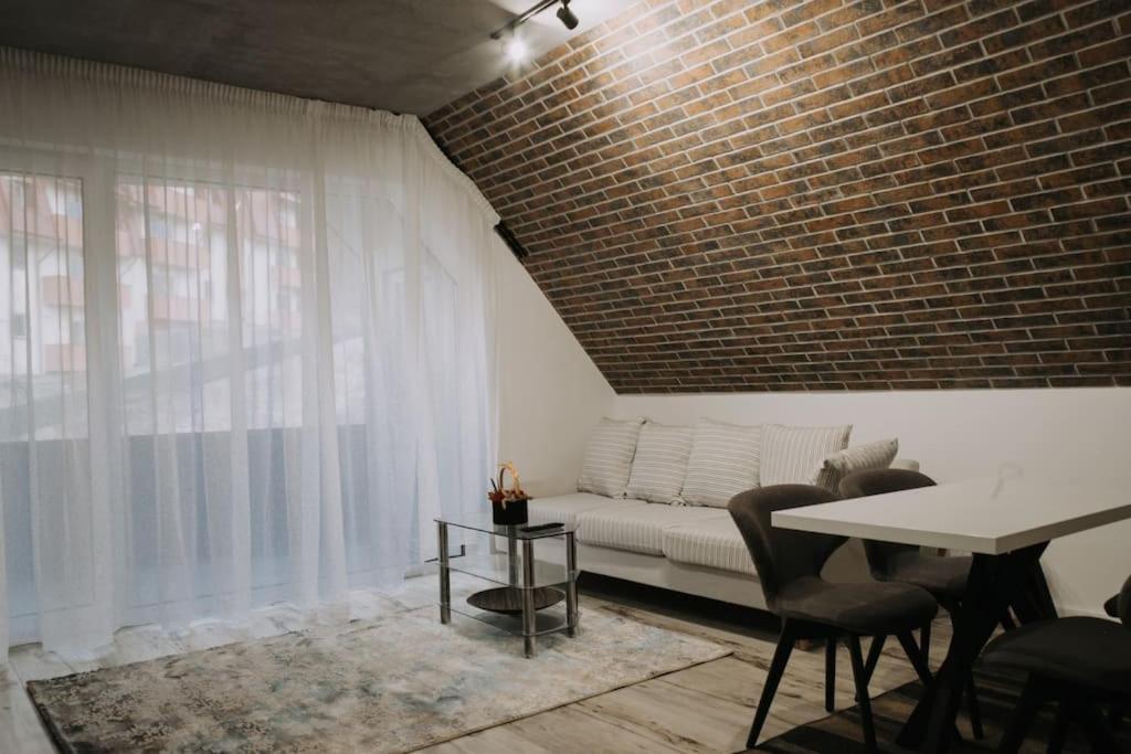 Cozy Apartment - Housity