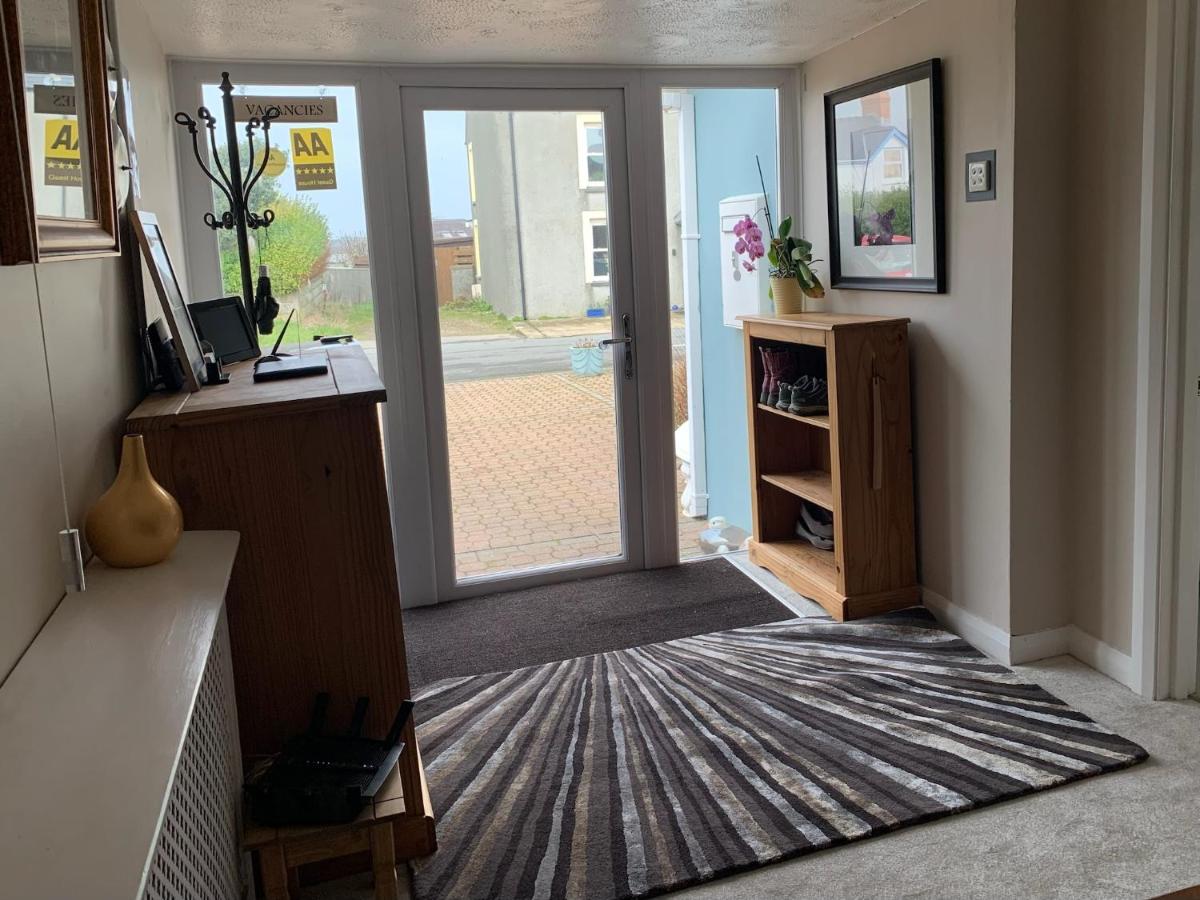 Ramsey House - Luxury Licensed B&B - Parking and Guest Lounge - Housity