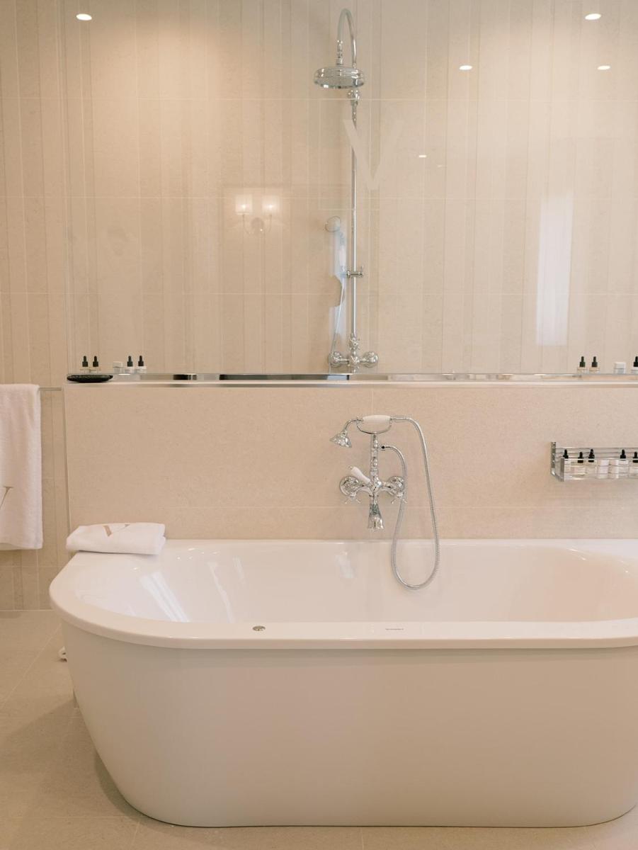 Salle de bains dans l'établissement Le Vallon de Valrugues Hotel Spa & Villas