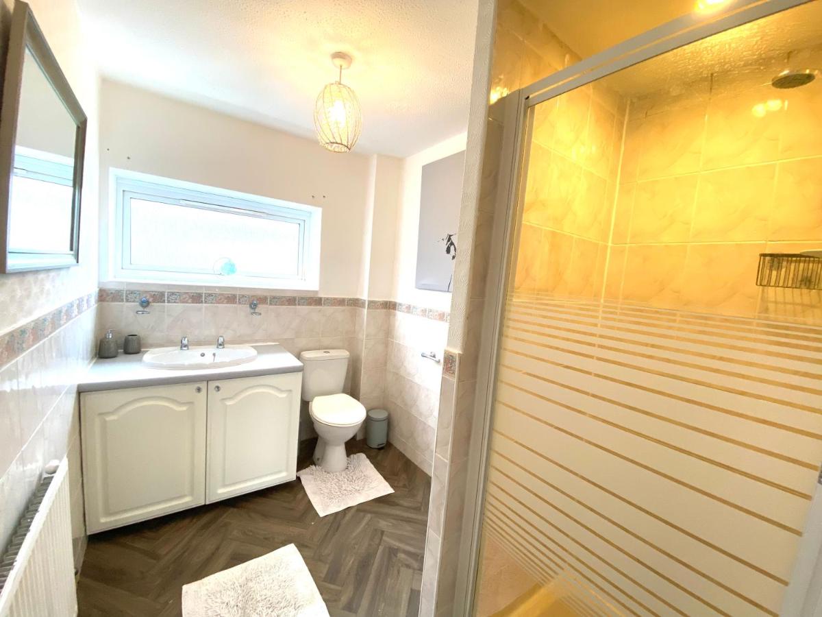 Birmingham home from home, close to BHX airport, NEC, Heartlands, HS2, JLR - Housity