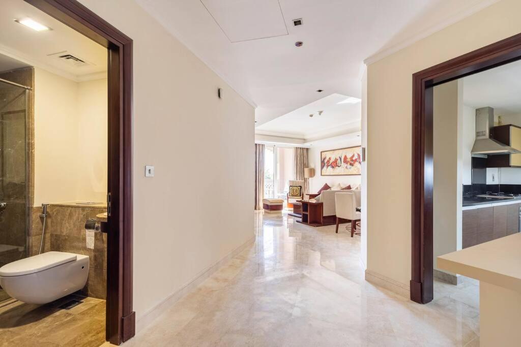 Suitetrails - Luxury 1 Bedroom with a Private Beach Taj Granduer residence at Palm