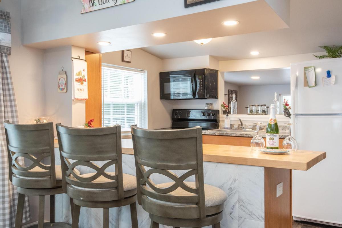 Blue Mountain Bungalow - Housity