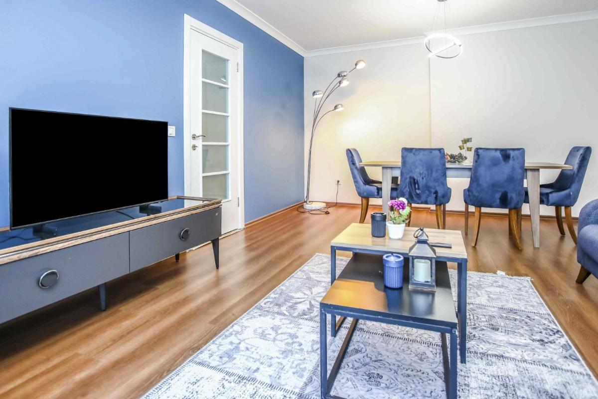 Flat with Balcony Close to Viaport Marina Tuzla - Housity