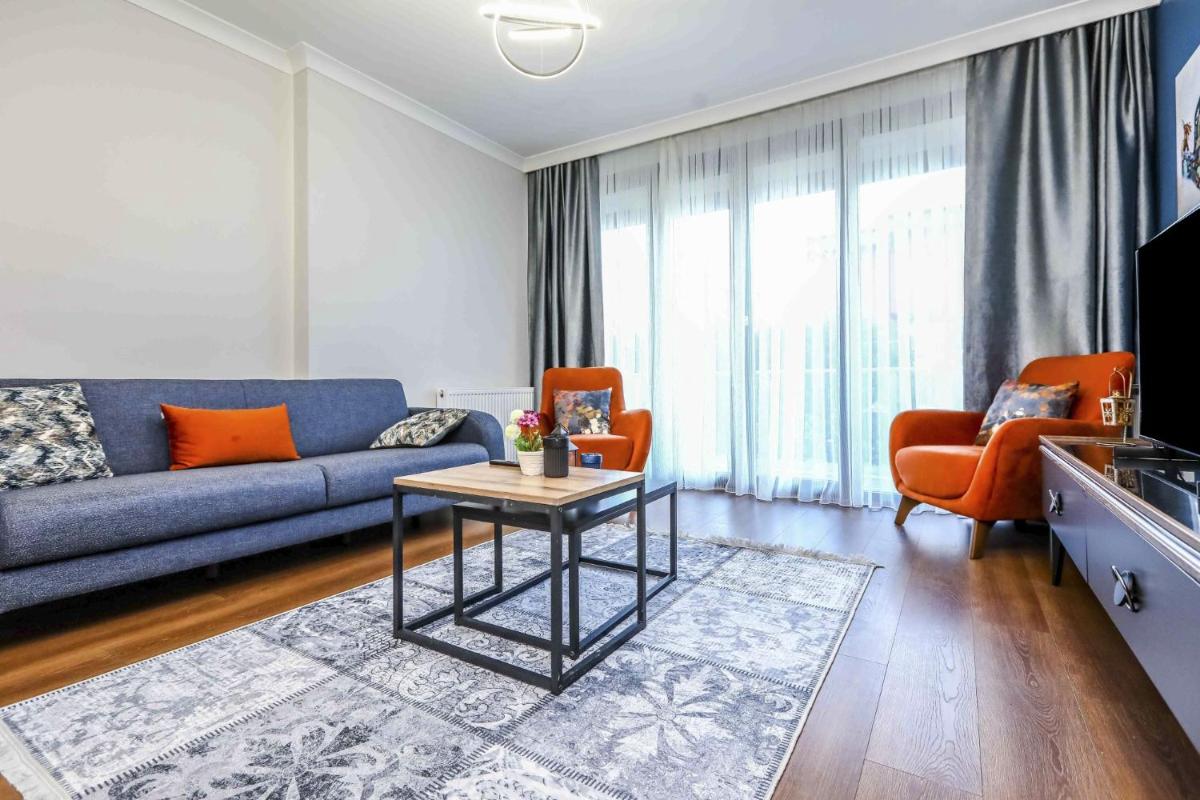 Flat with Balcony Close to Viaport Marina Tuzla - Housity
