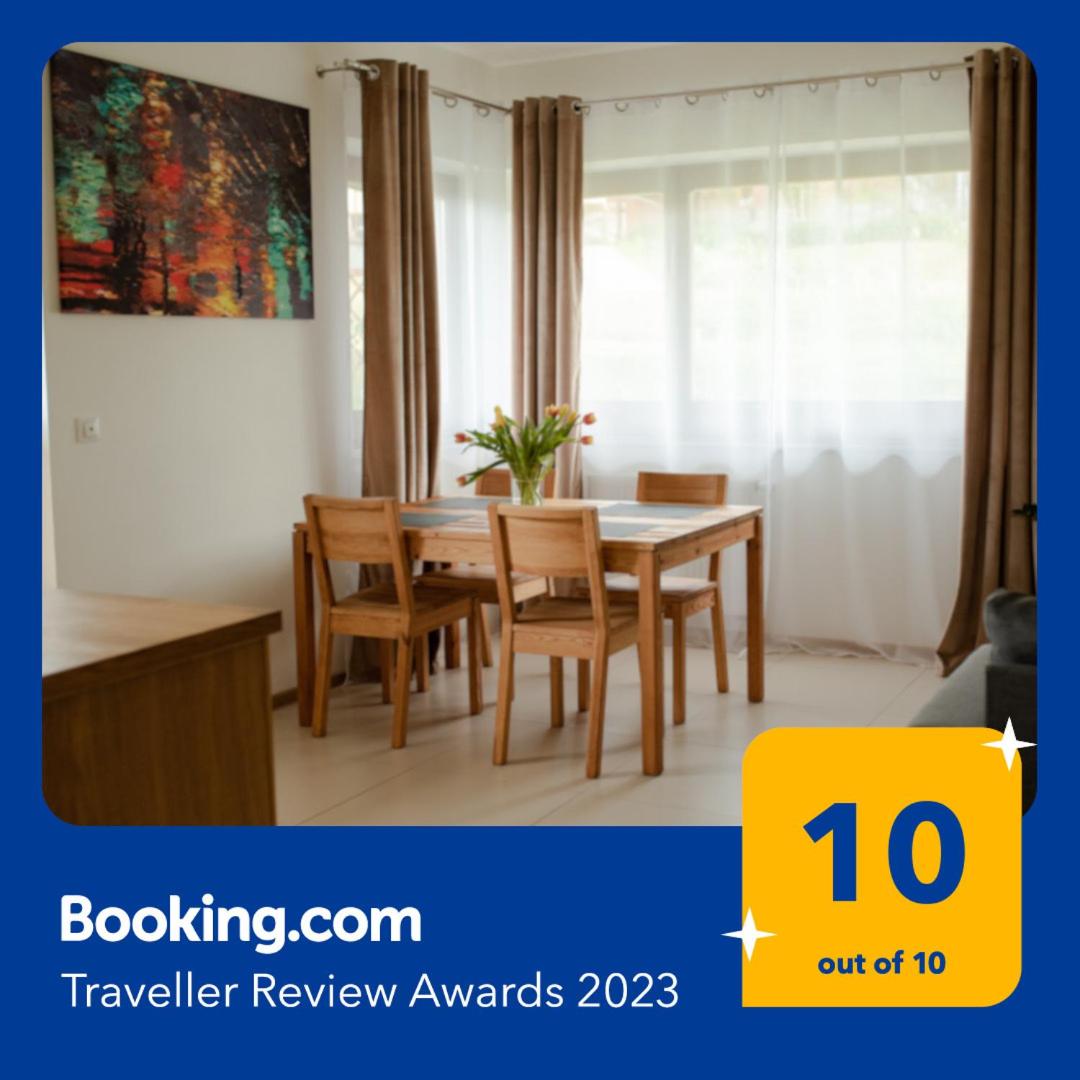 Apartament Słoneczna Rapsodia - blisko Parku Zdrojowego - piękny widok - ogród - taras - Housity