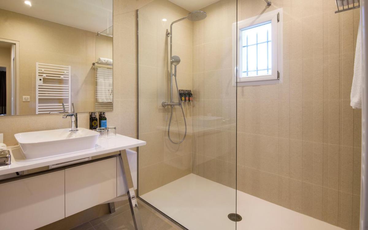 Salle de bains dans l'établissement Le Vallon de Valrugues Hotel Spa & Villas