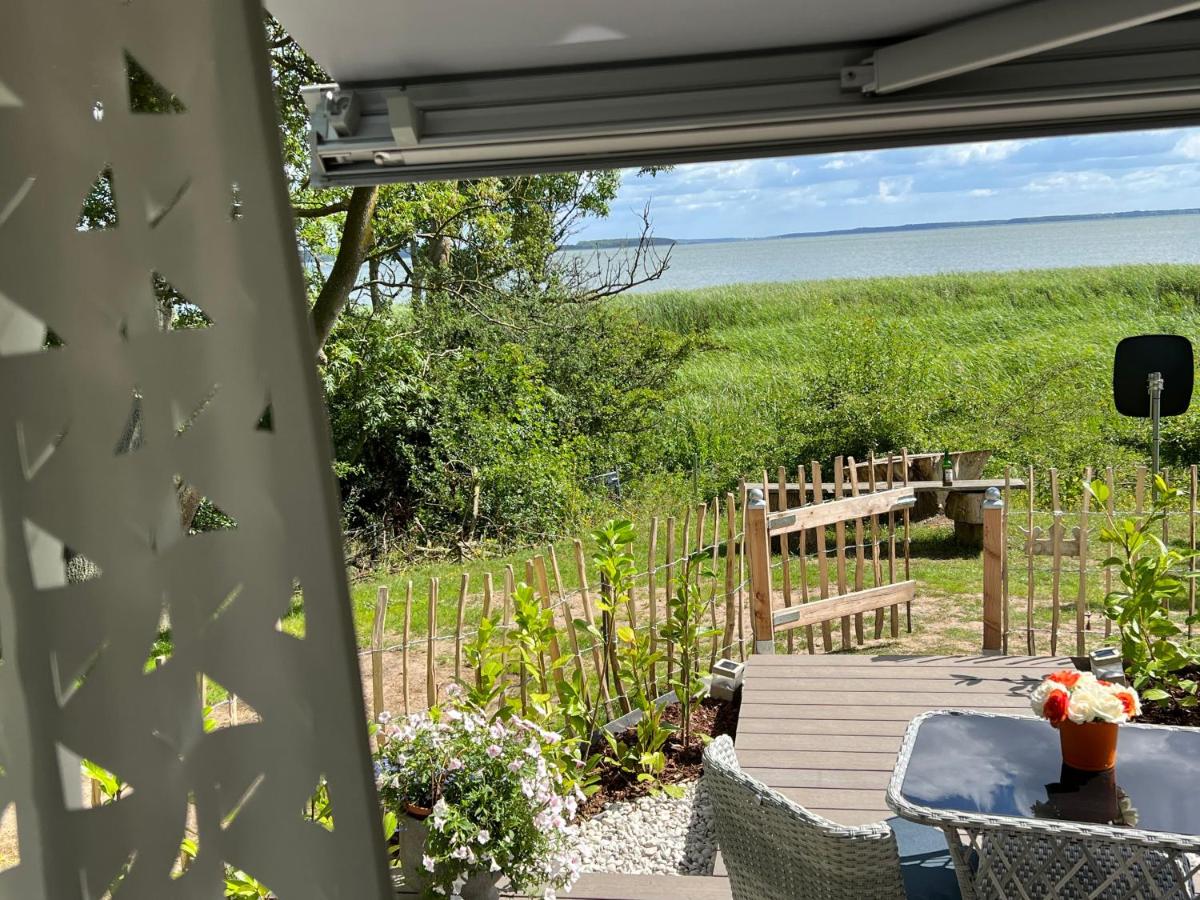 Luxuswohnwagen Dreamer mit Achterwasserblick - Housity
