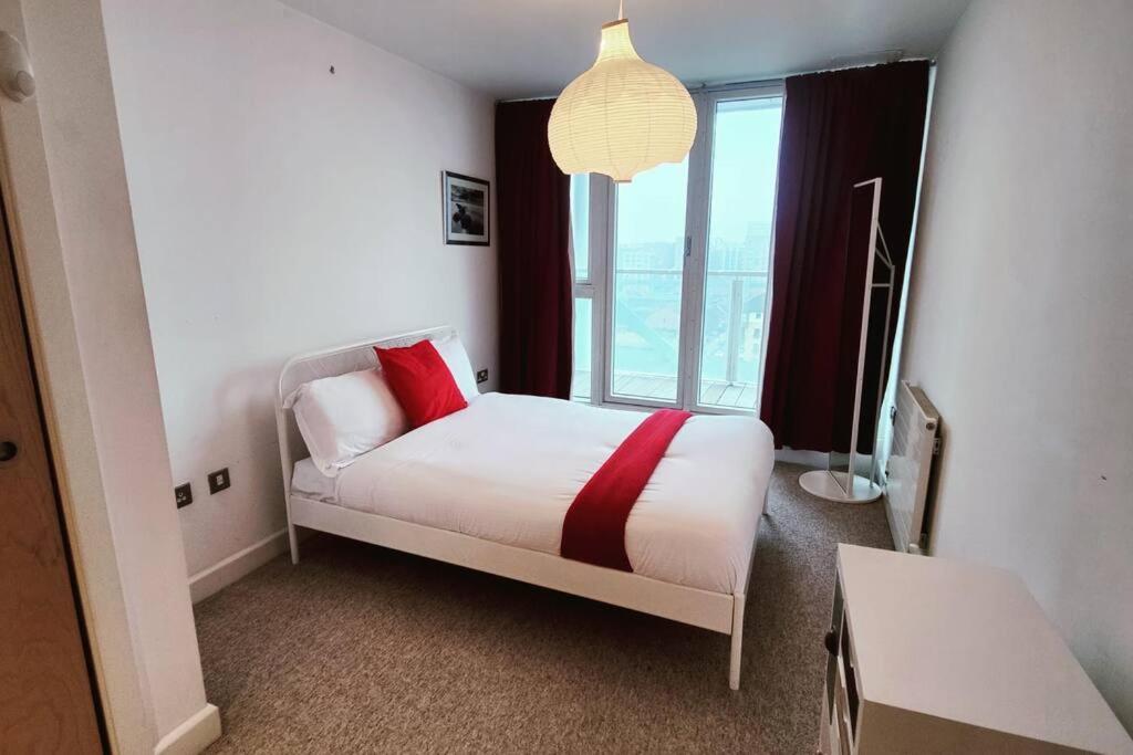 Custom House Apartments - Housity