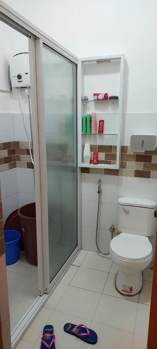 Lakeshore Villa - Housity