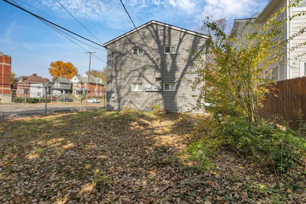 Modern Convenience! Near Franklin Park! 1 BR Apt! - Housity