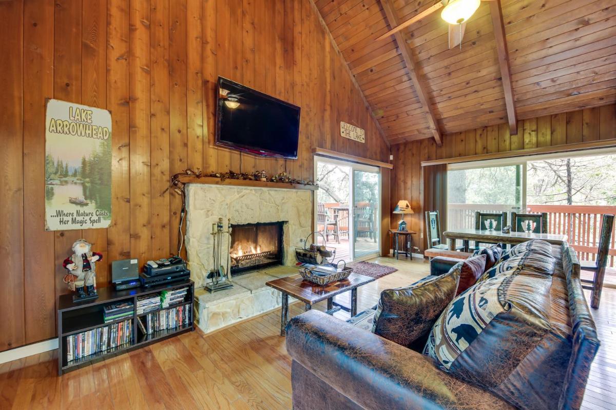 Cozy Lake Arrowhead Cabin with Hot Tub and Deck! - Housity