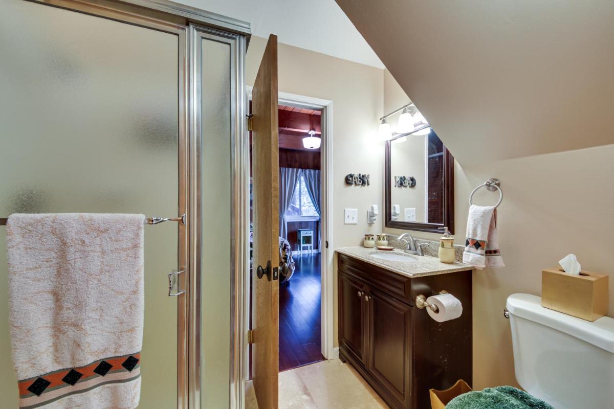 Cozy Lake Arrowhead Cabin with Hot Tub and Deck! - Housity