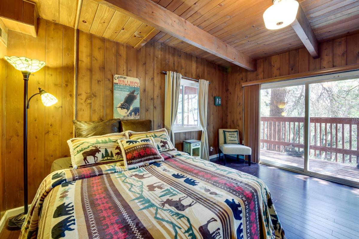Cozy Lake Arrowhead Cabin with Hot Tub and Deck! - Housity
